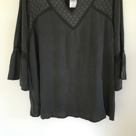 Torrid Challis Lace Trim Bell Sleeve Top Sz 3X Dark Gray Blouse Keyhole Stretch - Picture 5 of 14